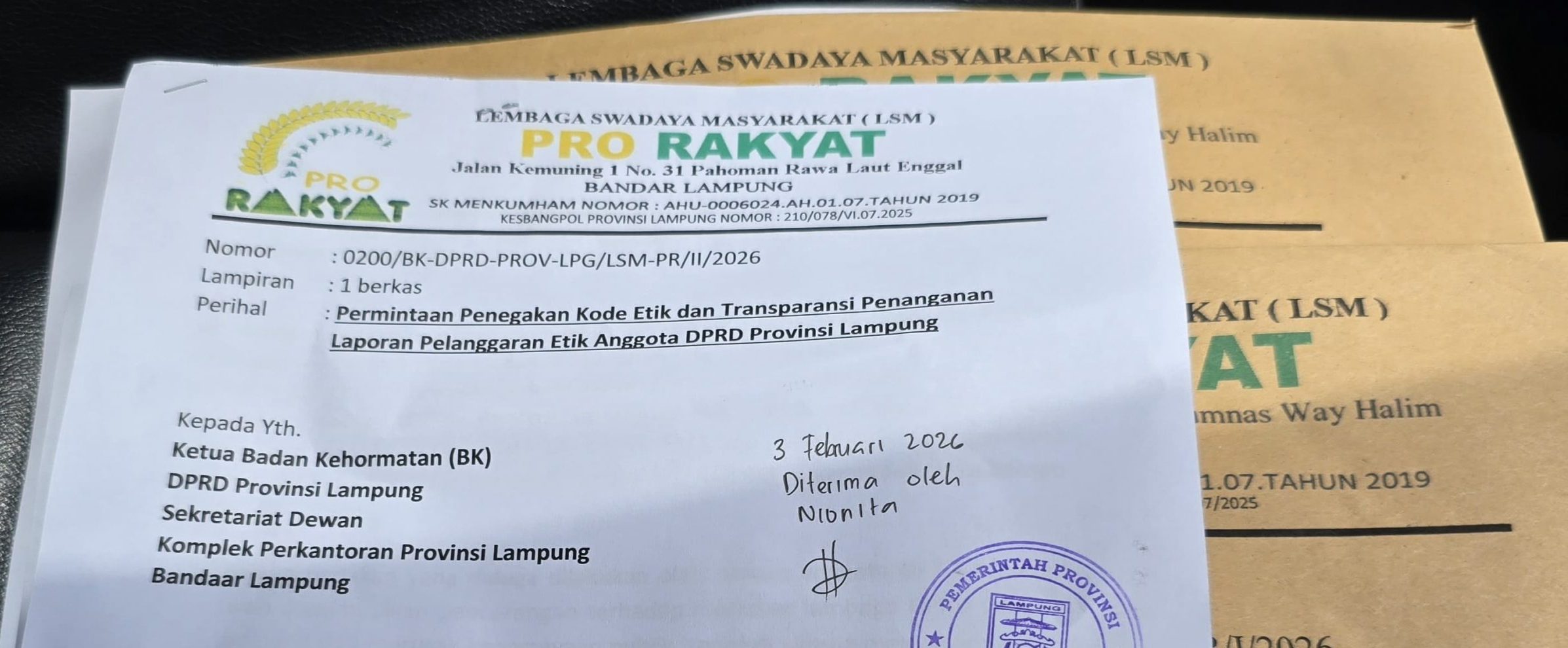 BK DPRD Provinsi Lampung Diminta Tegas Tindak Anggota DPRD Kempeskan Ban Mobil Mahasiswi