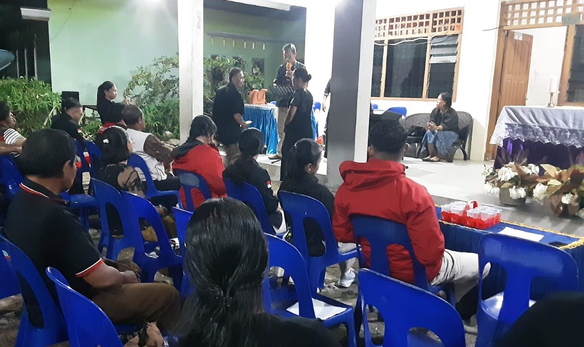 Serahkan Dana Solidaritas Belasungkawa ke Ahli Waris Alharmum