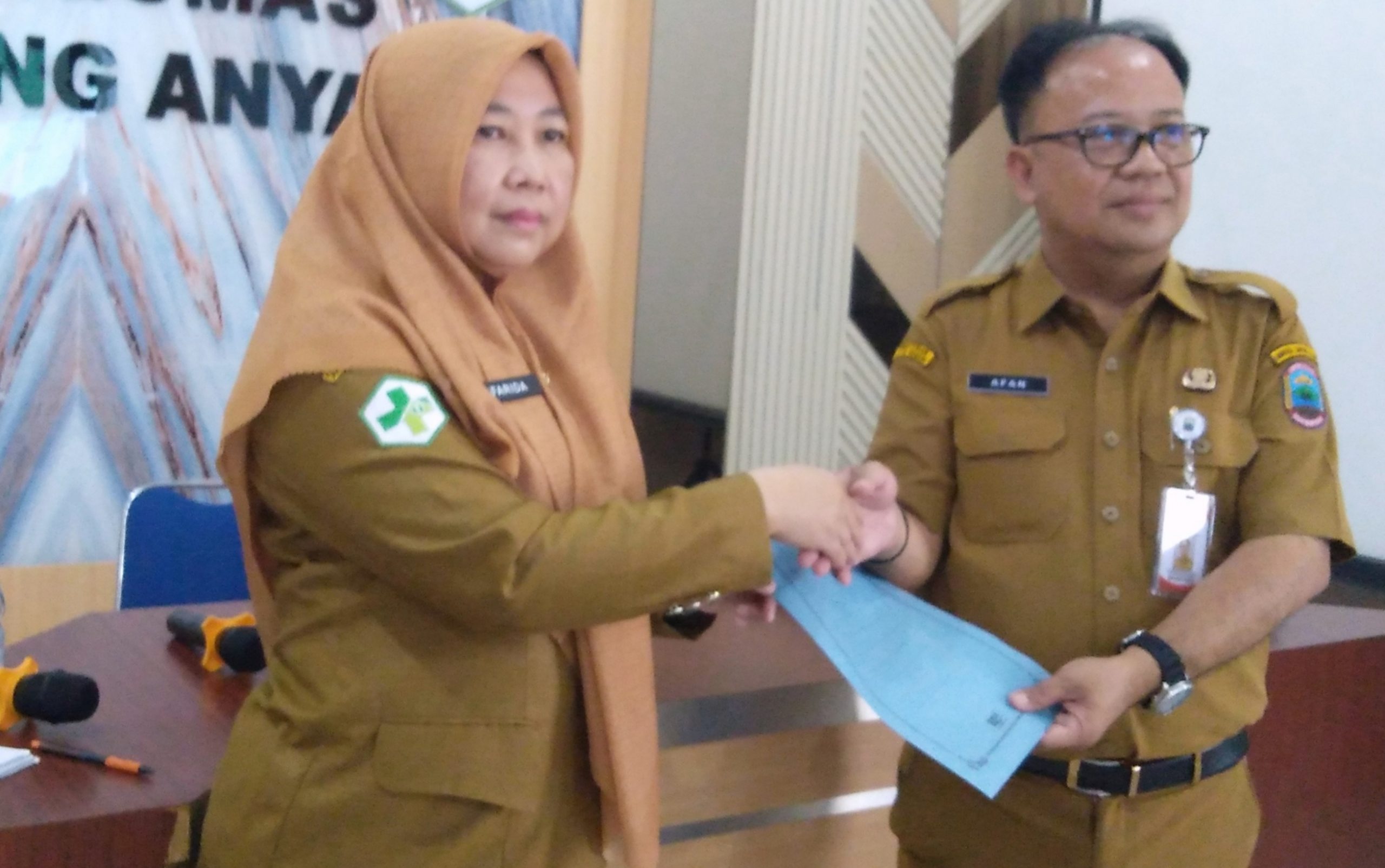 Pisah Sambut Kepala UPTD Puskesmas Karang Anyar,Dr.Putra Harapan Digantikan Farida,S.H.,M.Kes
