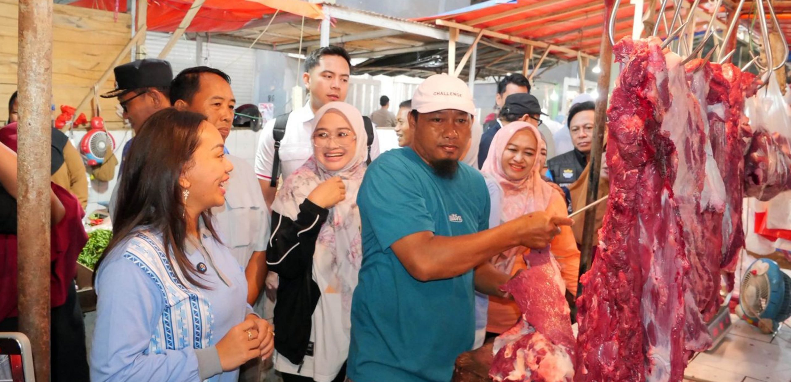 Jelang Ramadhan, UKP Zita Anjani Tinjau Harga Kebutuhan Pokok di Pasar Sidomulyo
