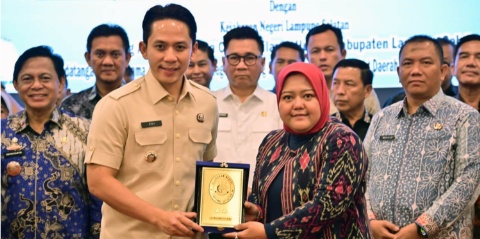 Bupati Lamsel dan Kejari Tanda Tangani MoU Implementasi Program Asta Cita Presiden Prabowo Subianto