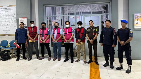 Ada Apa Mantan Anggota DPR RI Ditahan Kejari Luwu?