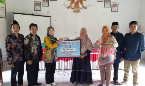 Puluhan KPM di Candipuro Terima BLT-DD Rp900 Ribu, Penyaluran di 14 Desa Tuntas