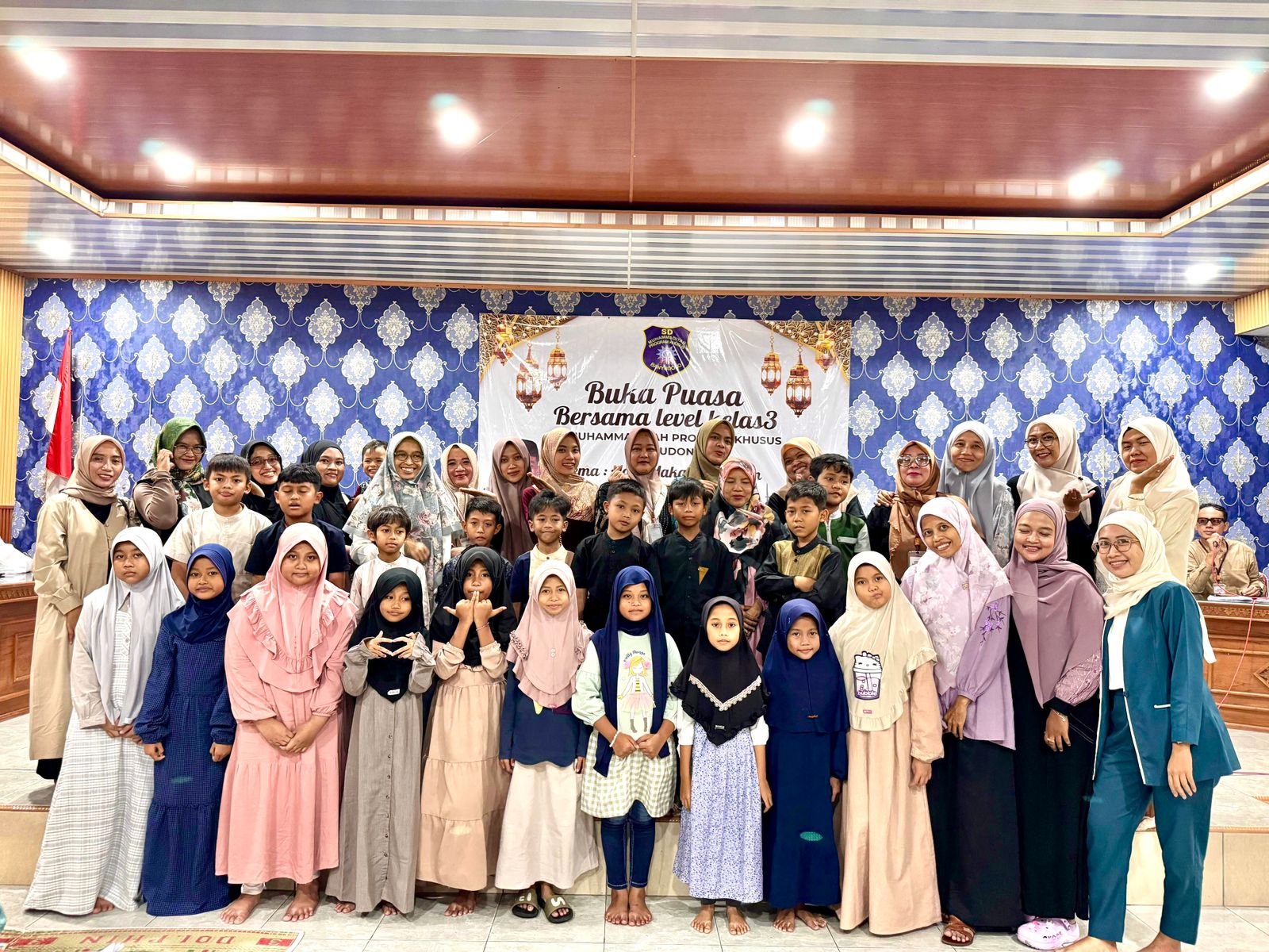 Siswa Kelas 3 SD Muhammadiyah PK Banyudono Gelar Buka Puasa Bersama di Balai Desa Ngaru-aru