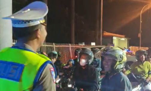 Polisi Kawal Pemudik Motor Dari Bakauheni Menuju Ke Bandar Lampung
