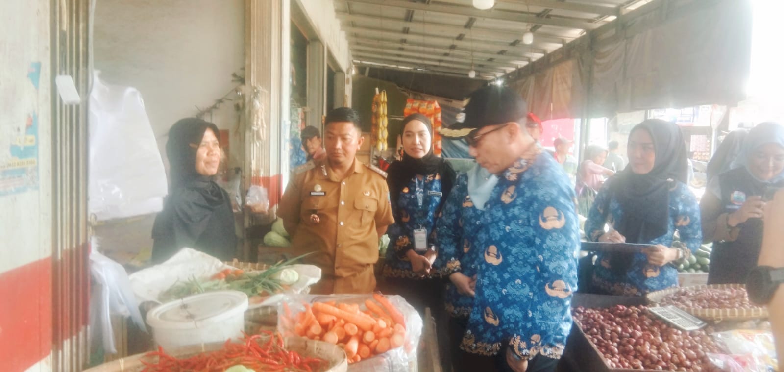 Pantau Sembako, Wabup Syaiful Sidak Pasar Jati Agung Bersama Camat