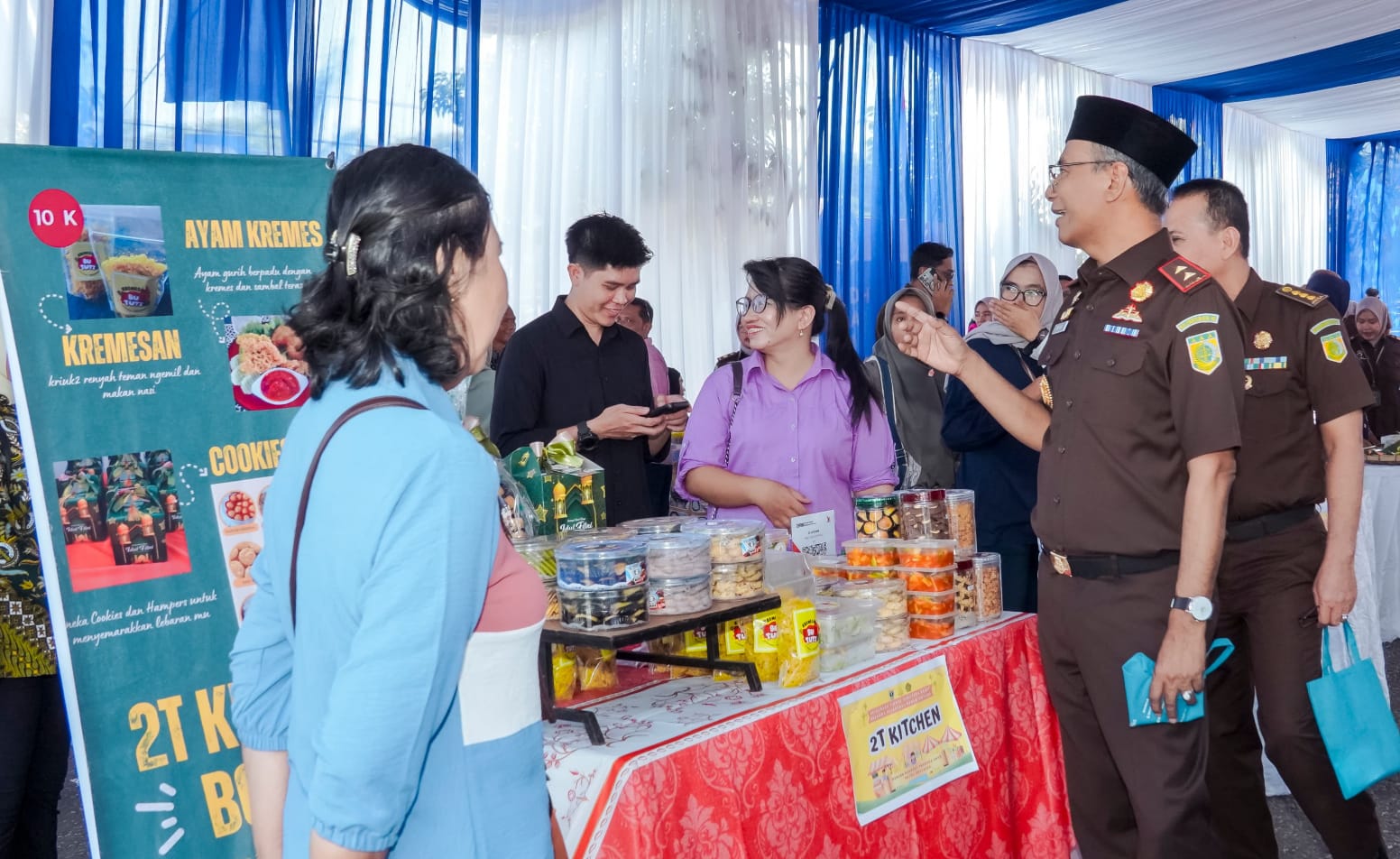 Peduli Kebutuhan Masyarakat,Kejati Sumbar Gelar Pasar Murah Dan Launching Program UMKM Mitra Ahdyaksa