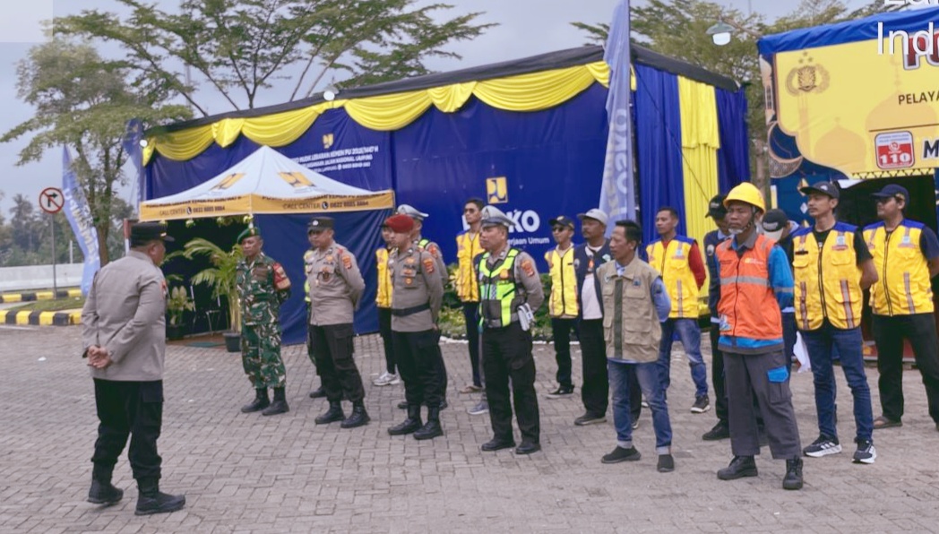 Pengamanan Pos Lebaran,Babinsa Koramil 421-09/Tjb Dan Polsek Jati Agung PAM Idul Fitri Di Rest Area Tol KM 87B