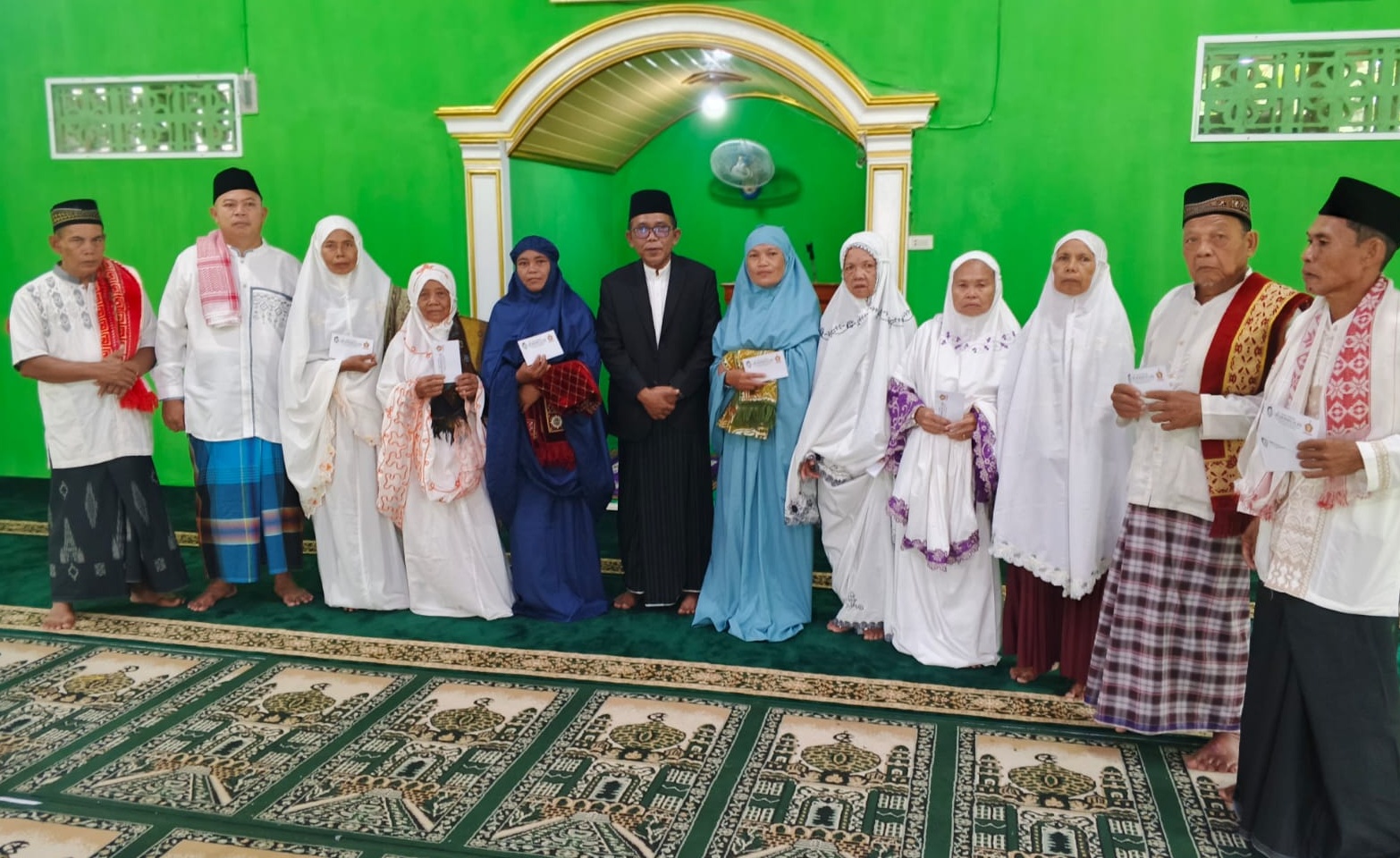 Dari Mimbar ke Aksi Nyata, Dwi Riyanto Tutup Idul Fitri dengan Santunan dan Bantuan Masjid