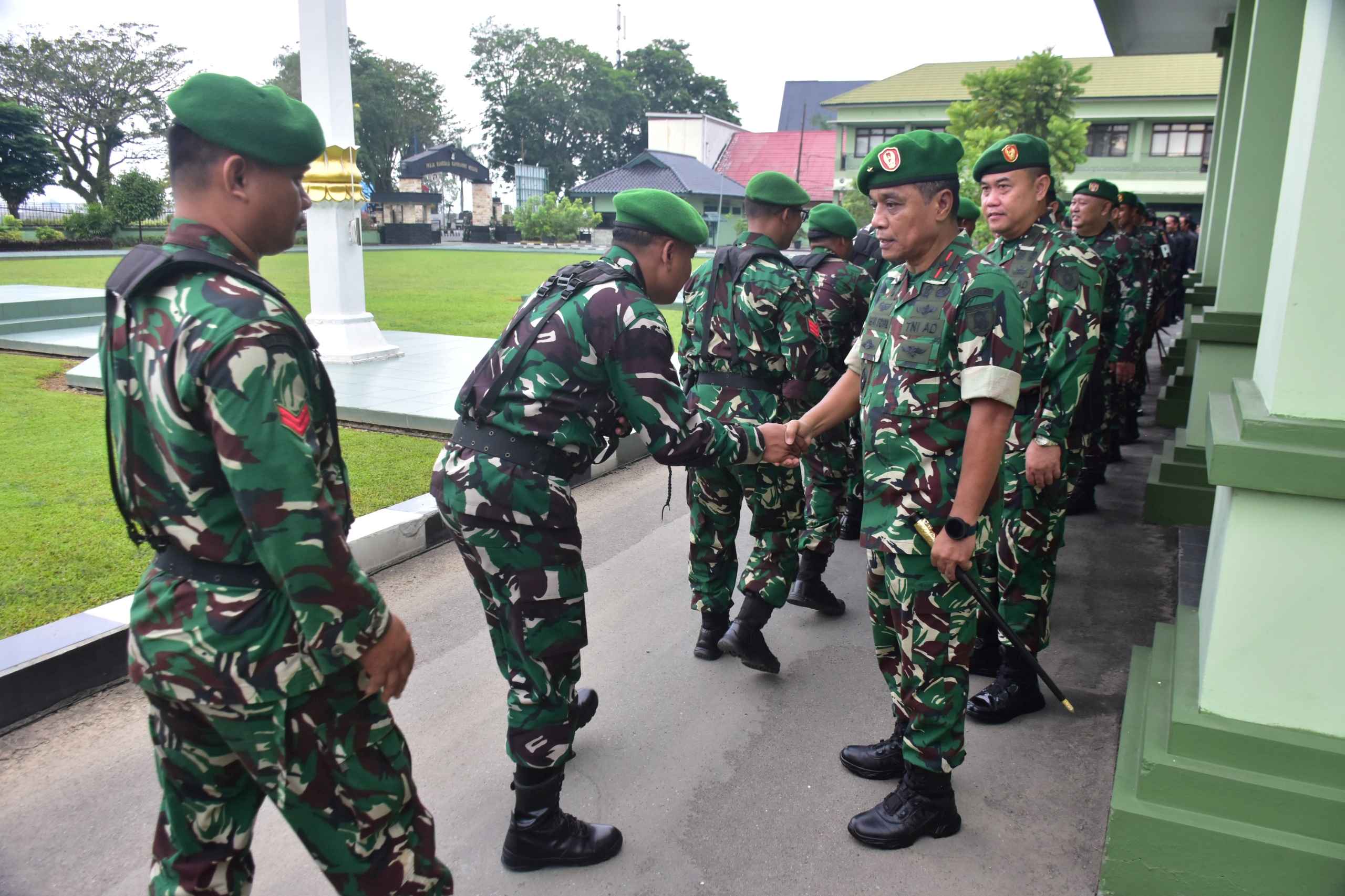 Danrem 091/ASN Pimpin Apel Pagi dan Halal Bihalal