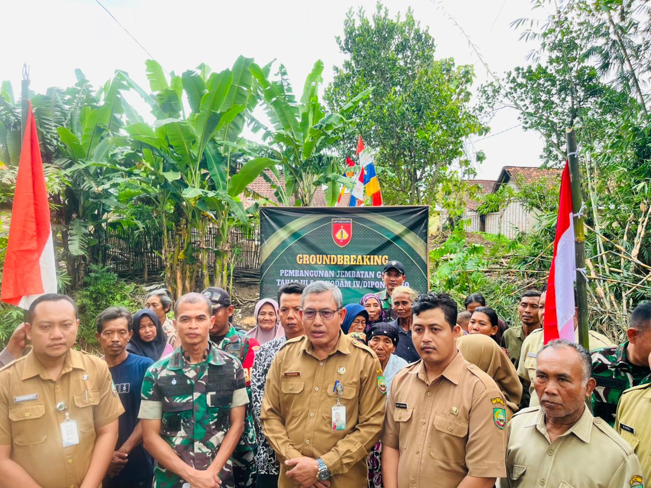 Bangun Jembatan Garuda, Kodim 0721/Blora Gelar Groundbreaking dan Bagikan Sembako