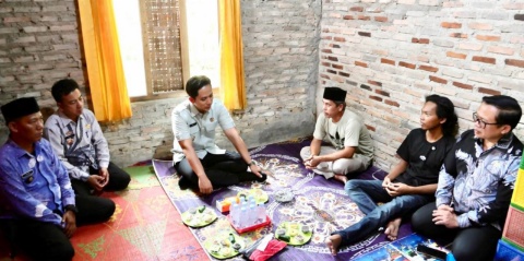 Bupati Egi Pastikan Penanganan Aji, Minta Warga Lebih Selektif Cari Kerja