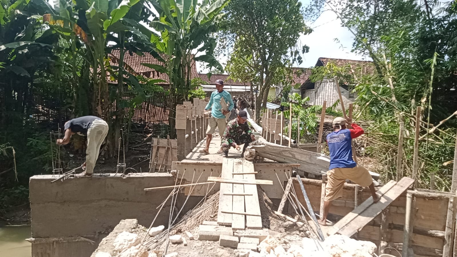 Pembangunan Jembatan Garuda di Klopoduwur Capai Tahap Pengecoran Pengaman