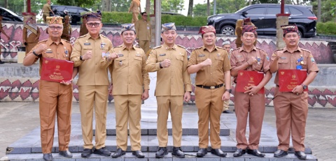 Hardiknas 2026: Tiga PNS Lampung Selatan Terima Satyalancana