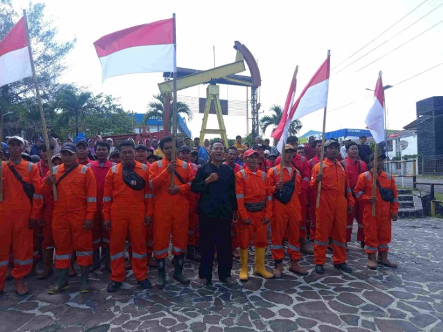 Masyarakat Desa Plantungan Gelar Syukuran Pengiriman Perdana Minyak Rakyat ke Menggung Cepu
