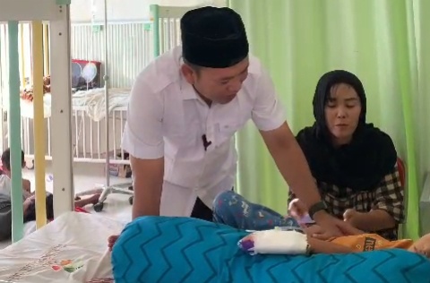 Ketua Fraksi PAN DPRD Lamsel, Agus Sartono Beri Dukungan Untuk Ziyan Balita Penderita Jantung Bocor