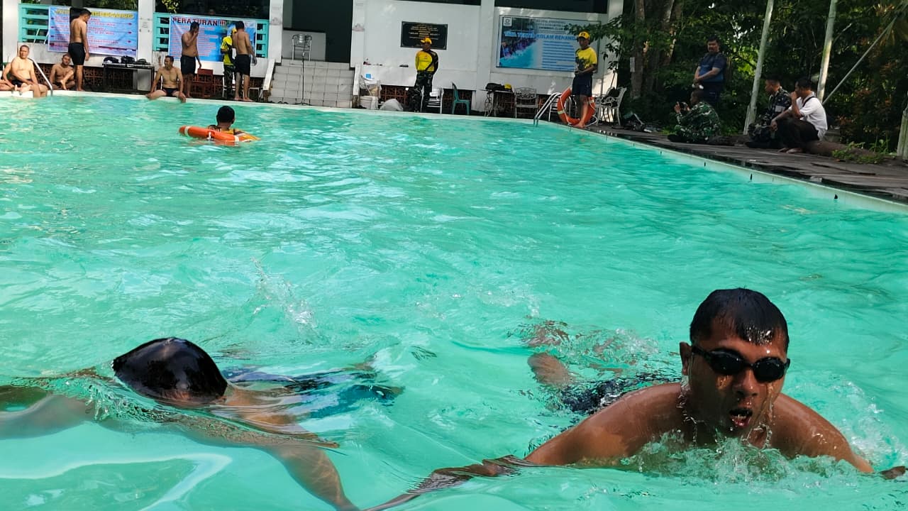Lanjutan Tes Garjas UKP dan Periodik I, Prajurit Korem 091/ASN Tes Ketangkasan renang dasar jarak 50 meter