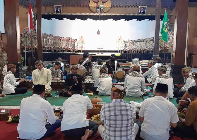 Wakil Ketua DPRD Blora, Siswanto Ruatan dan Wayang Kulit Jadi Sarana Doa Bersama untuk Keselamatan