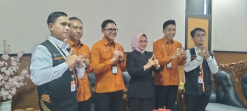 Dukung Pendataan Nasional, Ketua DPRD Lamsel , Erma Yusneli Terima Audiensi Tim Sensus Ekonomi 2026