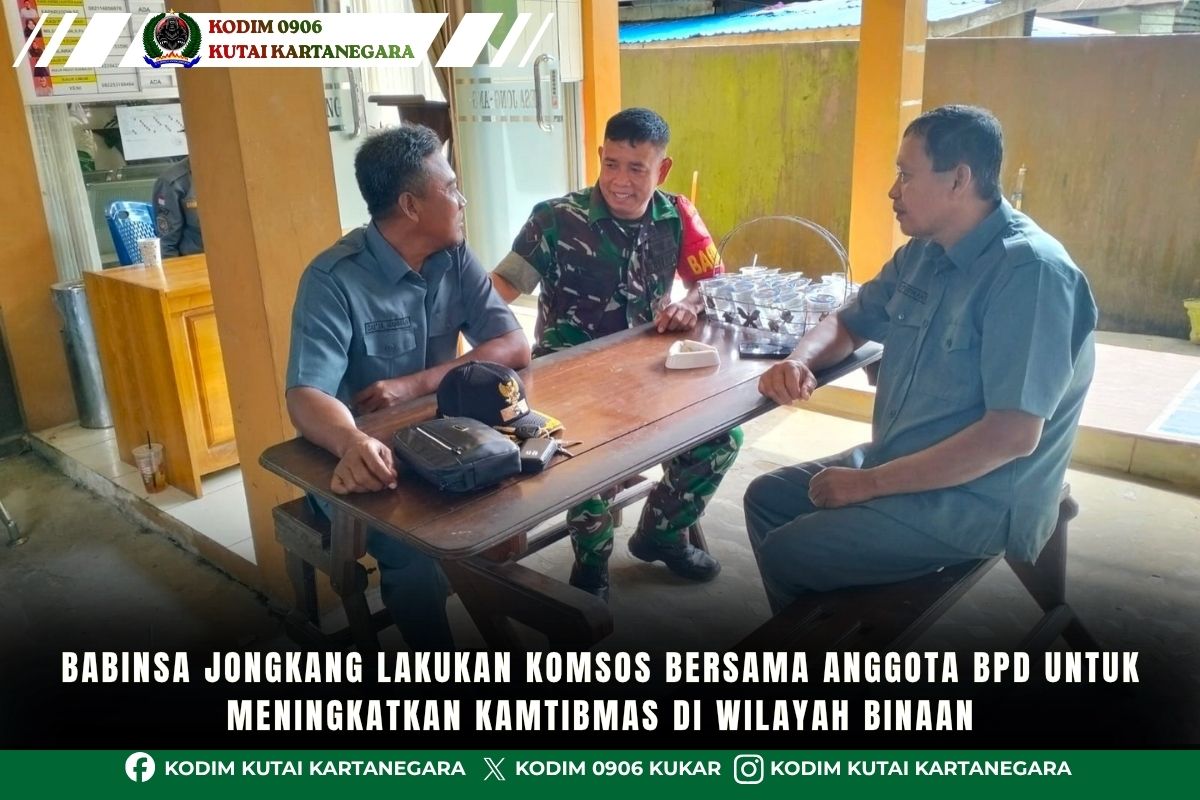 Babinsa Jongkang Lakukan Komsos Bersama Anggota BPD Untuk Meningkatkan Kamtibmas Di Wilayah Binaan