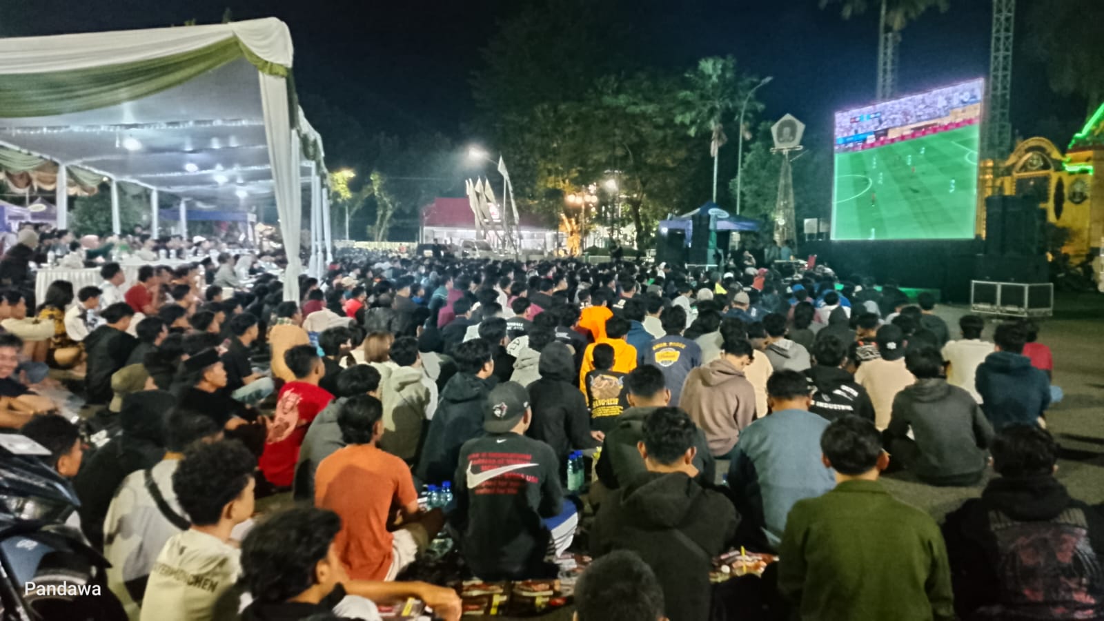 TNI dan Masyarakat Blora Kompak Nonton Bareng Final Piala Dunia 2026