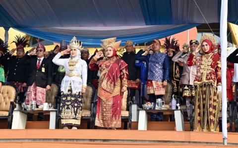 Upacara Penurunan Bendera,Turunnya Merah Putih Dari Tiang Tak Menurunkan Semangat Membangun Lamsel