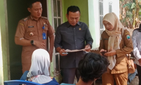 Anggota DPRD Lamsel,Agus Sartono Dampingi Langsung Rujukan Anak Bibir Sumbing ke RS Bob Bazar