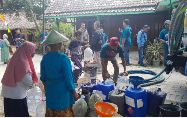 Jurnalis Blora Gelar Aksi Media Peduli, Salurkan 35 Tangki Air Bersih untuk 13 Desa Terdampak Kemarau