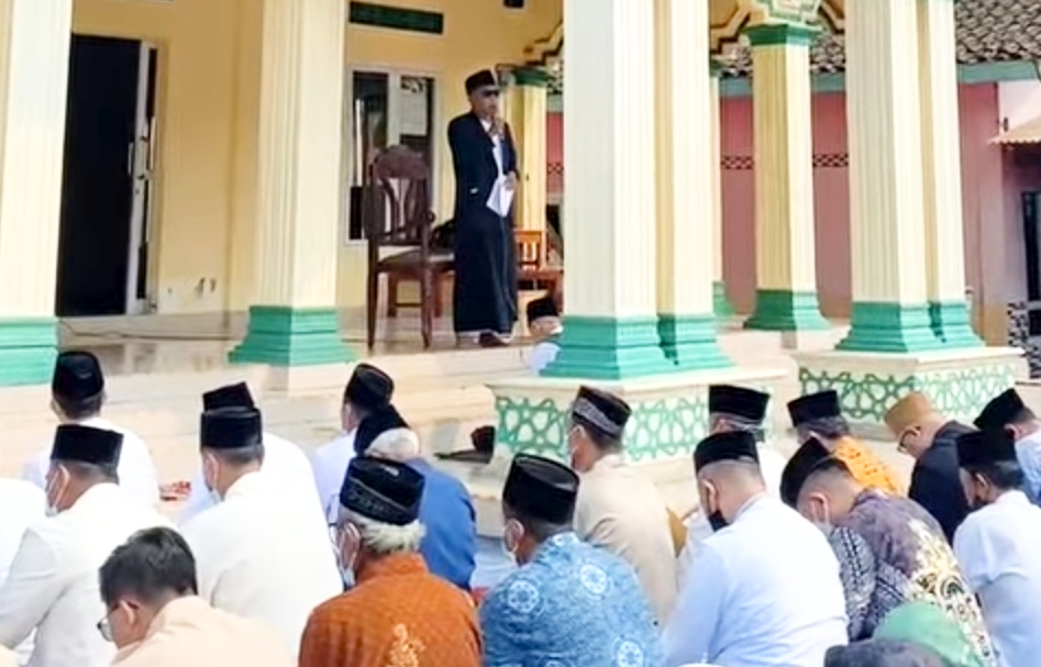Shalat Istisqa’ di Merbau Mataram, Dwi Riyanto: Perbanyak Istighfar dan Introspeksi