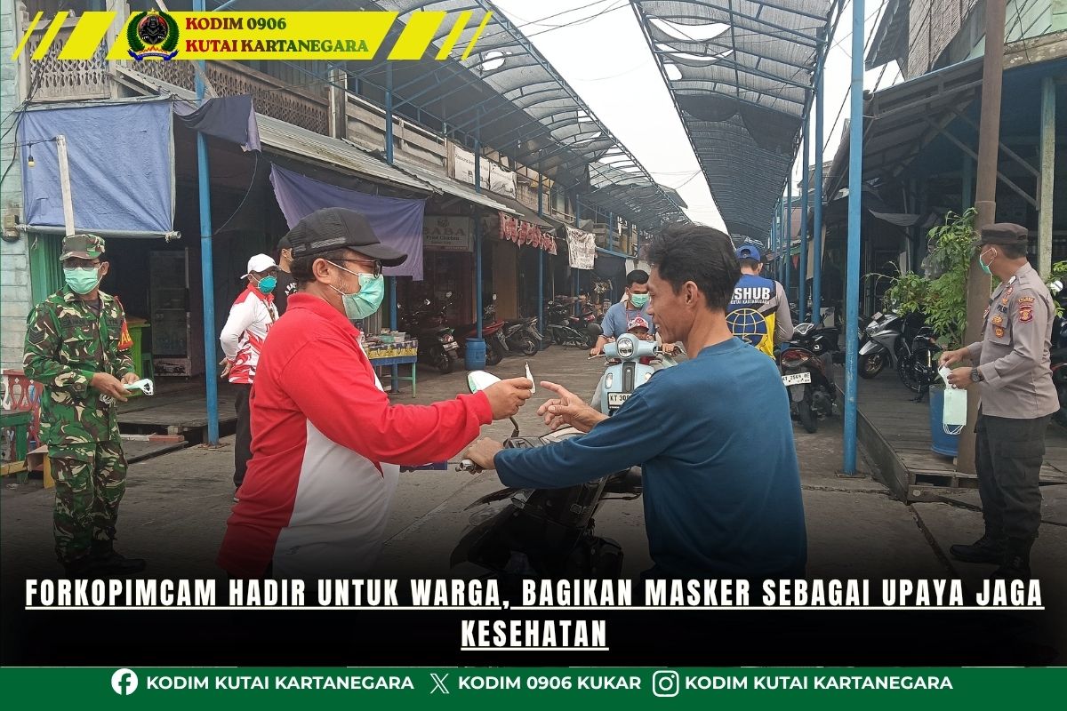 Forkopimcam Hadir untuk Warga, Bagikan Masker sebagai Upaya Jaga Kesehatan