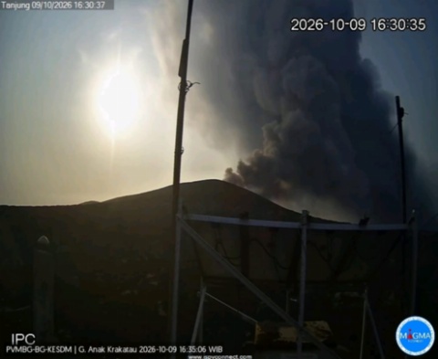 BREAKING NEWS! ANAK KRAKATAU ERUPSI, KOLUM ABU 150 METER — RADIUS 2 KM HARUS DIHINDARI