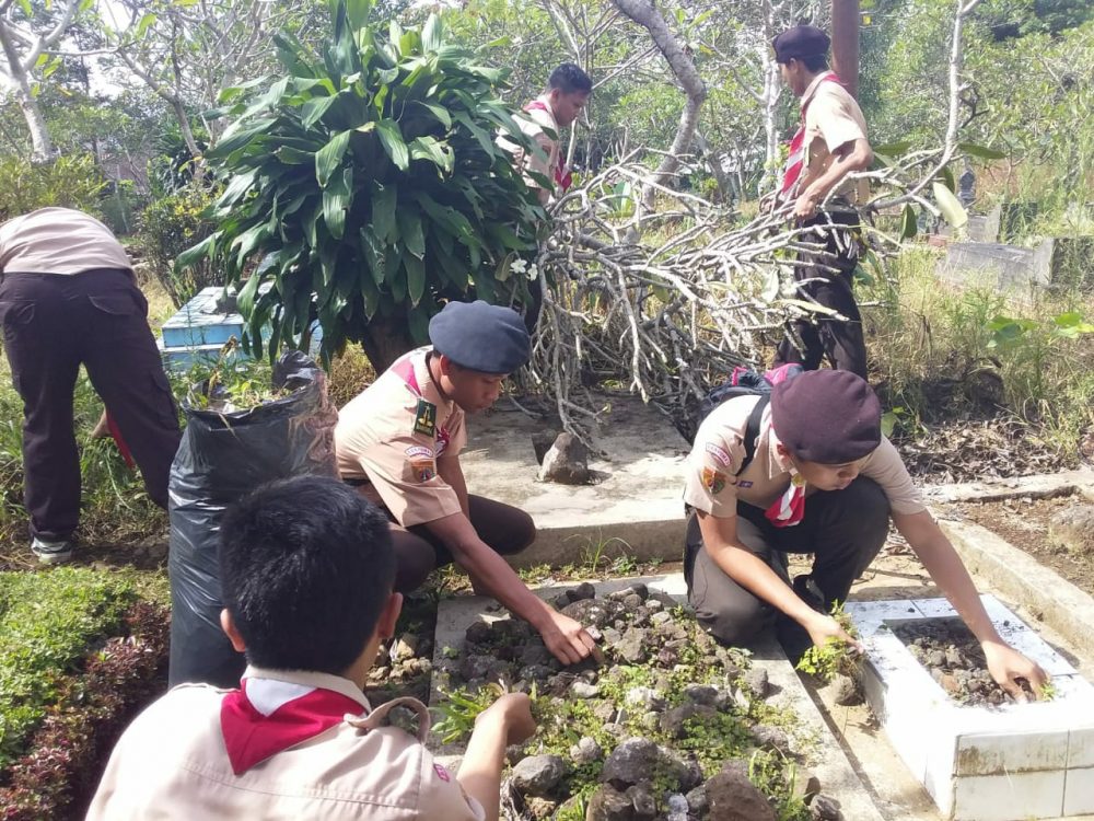 bersih makam