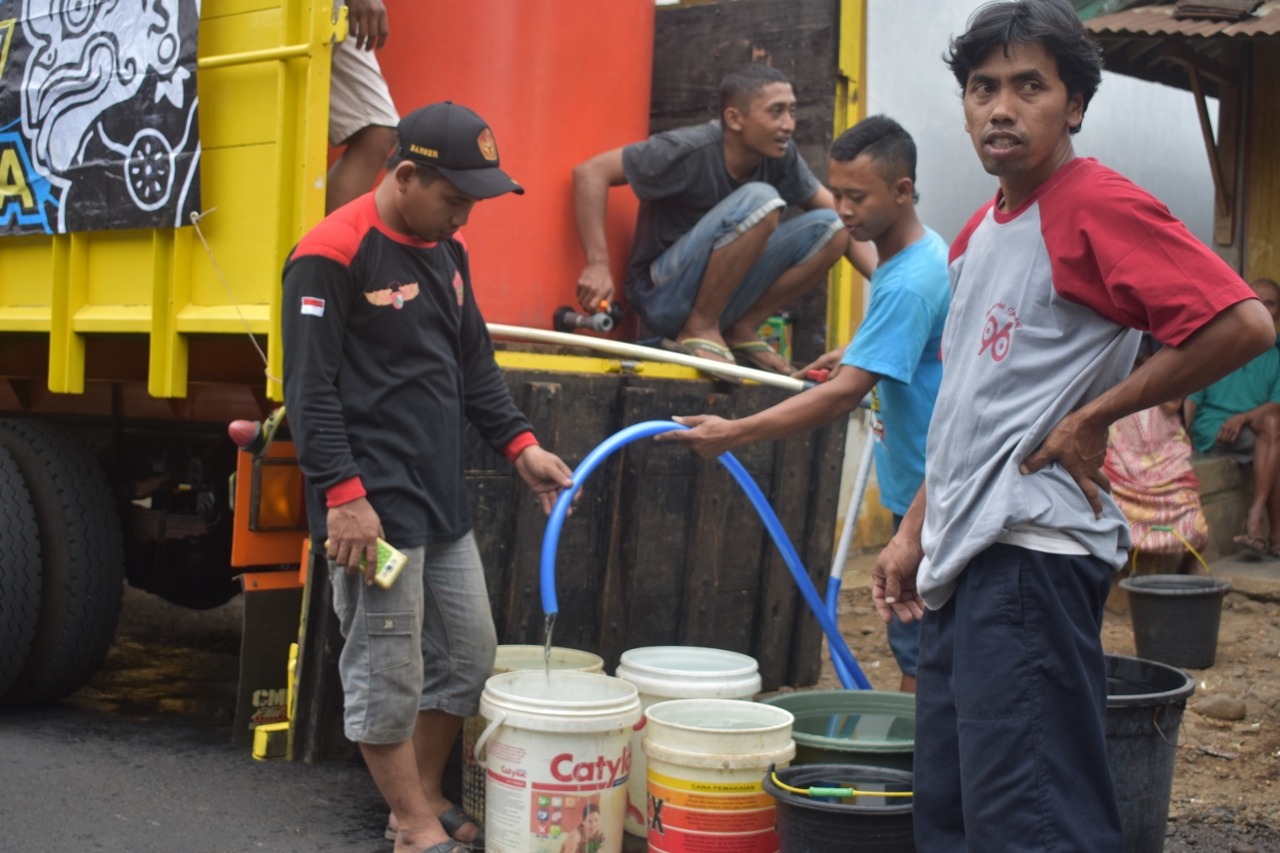 Lazisnu Cilongok Salurkan Bantuan Air Bersih Ke Desa Panusupan