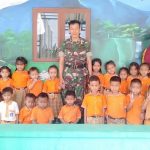 Siswa TK Pertiwi Desa Ngastorejo Idolakan TNI