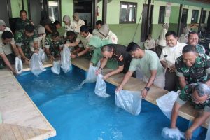 Dandim Pati Resmikan Kolam Terapi Ikan