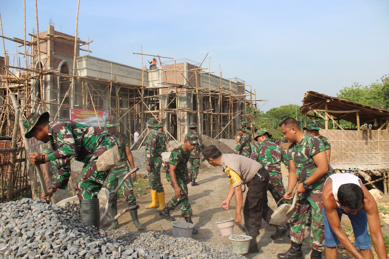 Peringati Hari Infanteri TNI AD Ke-71, Koramil Tambakromo Membangun Masjid Desa Karangwono